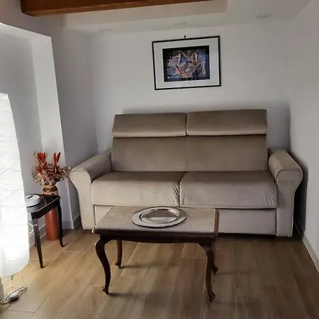 Mi.6 Apartament
