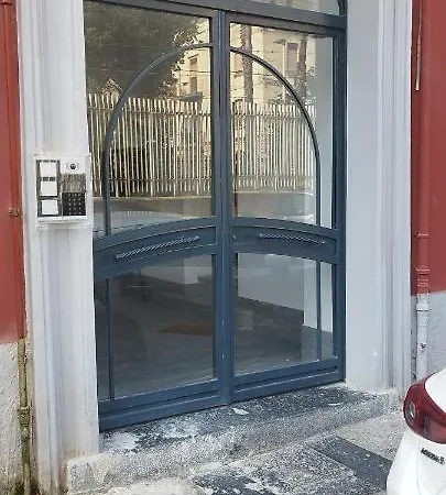 Mi.6 Apartament Neapol
